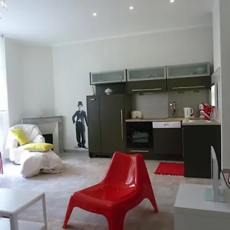 Carnot 40 Apartamento *