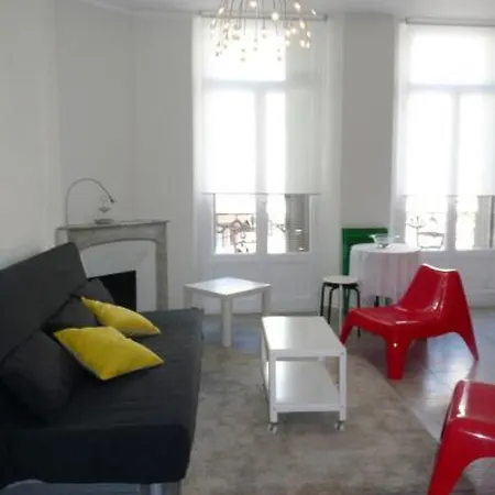 Apartament Carnot 40 *